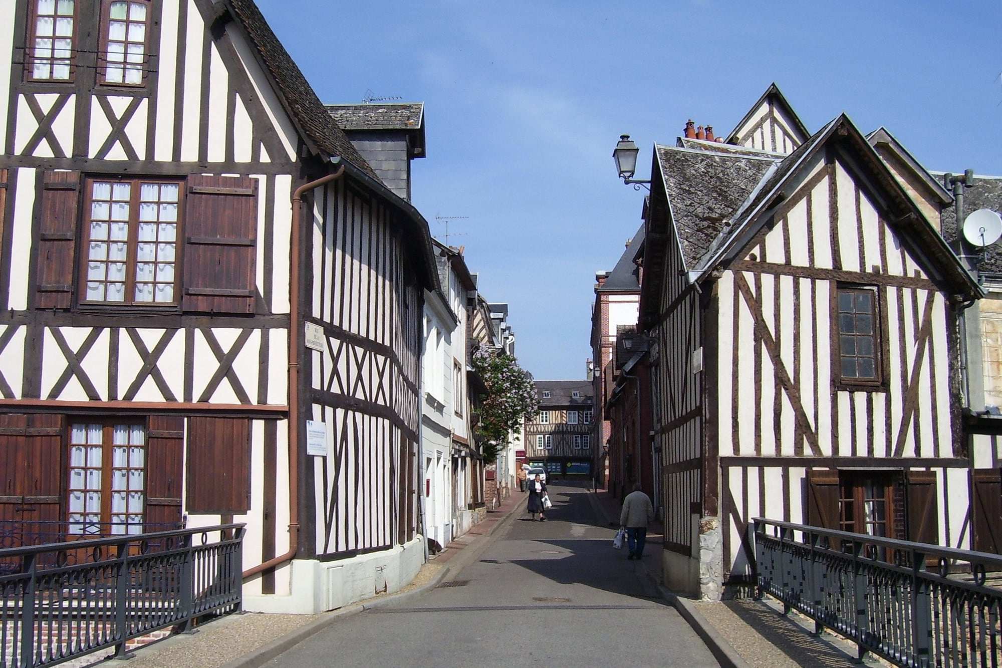 Travaux en secteur protégé à Bernay et dans l'Eure : règles ABF